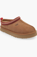 Load image into Gallery viewer, Ugg slippers