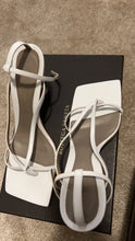 Load image into Gallery viewer, Bottega shoes